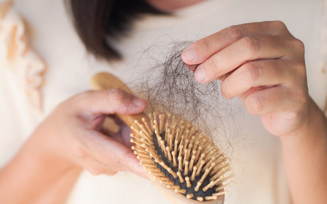 ¿Qué causa la caída del cabello?